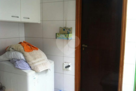 Sobrado à venda com 3 quartos, sendo 1 suíte, em Vila Nivi, São Paulo, SP