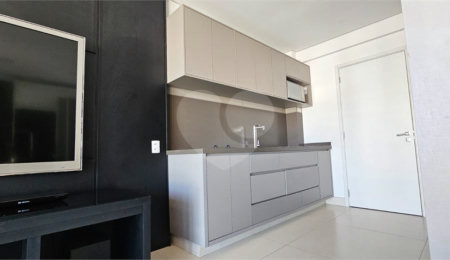 Apartamento à venda com 1 suíte em Vila Nova Conceição, São Paulo, SP