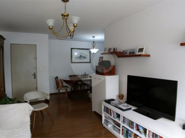 Apartamento à venda com 3 quartos, sendo 1 suíte,  em Pinheiros, São Paulo, SP