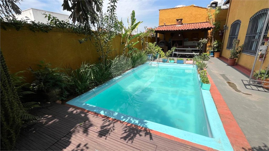 Casa à venda com 4 quartos, sendo 2 suítes, em Lar São Paulo, São Paulo, SP
