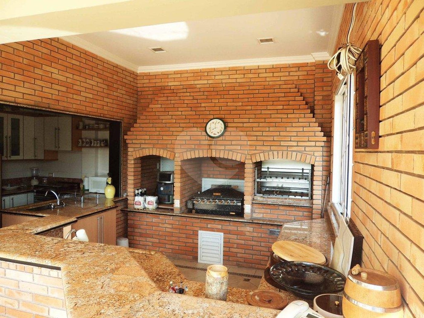 Casa à venda com 5 suítes em Jardim Leonor, São Paulo, SP