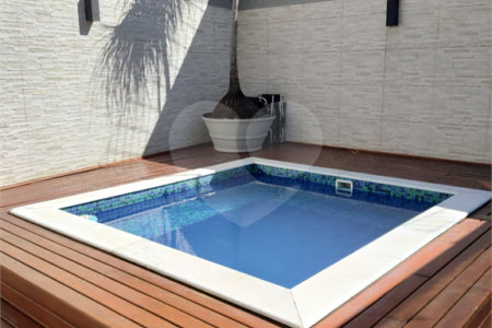 Casa à venda com 3 quartos, sendo 1 suíte,  no condomínio Residencial Jardim das Palmeiras, Vinhedo - SP