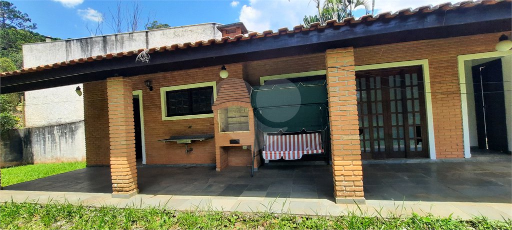 Casa à venda ou para alugar com 4 quartos, sendo 2 suítes, em Mantiqueira, Mairiporã, SP