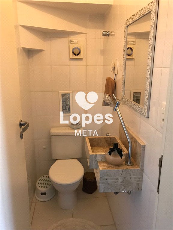 Casa à venda com 3 quartos, sendo 1 suíte, no condomínio Residence Club Villa Branca, Jacareí - SP
