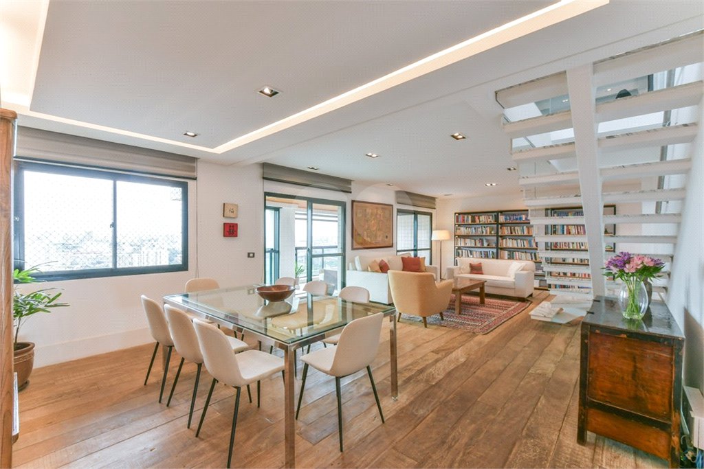 Apartamento à venda com 4 quartos, sendo 2 suítes, em Panamby, São Paulo, SP