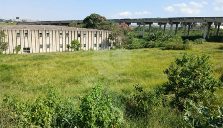 Terreno à venda em Jardim dos Ipês, Itaquaquecetuba, SP