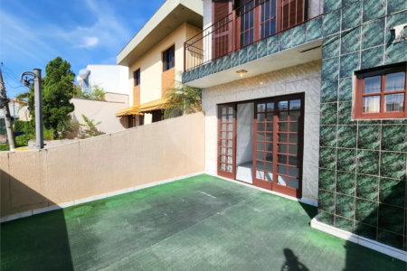 Sobrado à venda com 3 quartos, sendo 1 suíte, em Nova Petrópolis, São Bernardo do Campo, SP