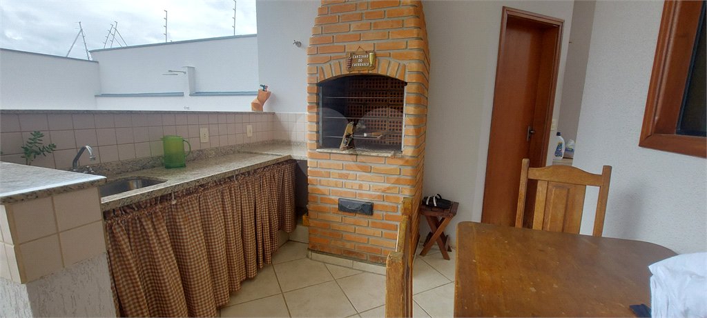 Sobrado à venda com 3 quartos, sendo 1 suíte, em Jardim Santa Rosália, Sorocaba, SP