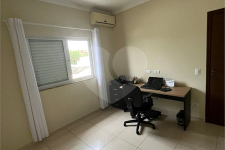 Casa à venda com 3 quartos, sendo 1 suíte, no condomínio Lago da Serra, Araçoiaba da Serra - SP