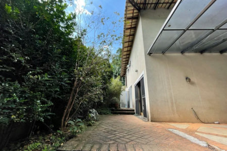 Casa à venda com 4 quartos, sendo 1 suíte,  em Vila Morumbi, São Paulo, SP