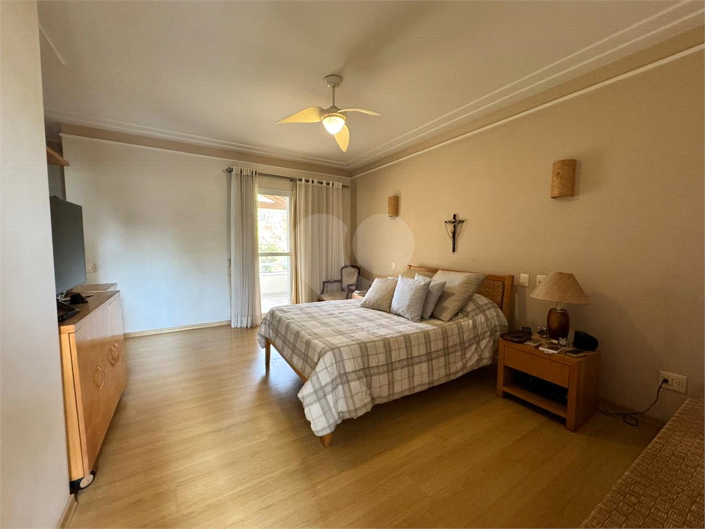 Casa à venda com 5 suítes no condomínio Residencial Bougainville, Campinas - SP