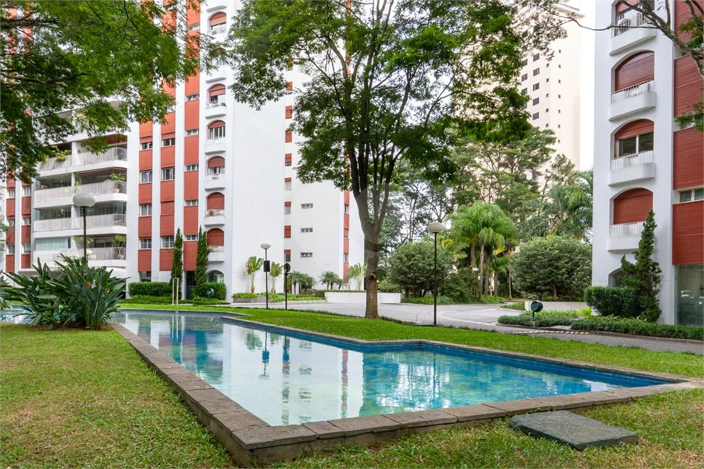Apartamento à venda com 3 quartos, sendo 1 suíte, em MORUMBI, São Paulo, SP