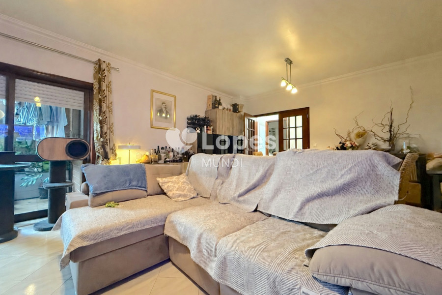 Apartamento T3 à venda em Rio Tinto, Gondomar, Portugal – Mobiliado