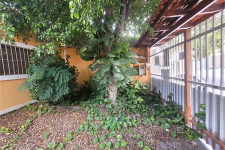 Casa à venda com 3 quartos, sendo 1 suíte, em Vila Vitório Mazzei, São Paulo, SP