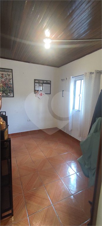 Sobrado à venda com 6 quartos, sendo 1 suíte, em Vila Acoreana, Poá, SP