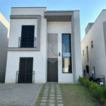 Casa à venda com 3 suítes no condomínio Villaggio Maranello, Vinhedo - SP