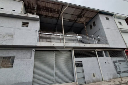 Sobrado à venda com 2 quartos, sendo 1 suíte, em Vila Zat, São Paulo, SP