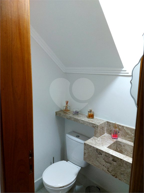 Casa à venda com 3 suítes no condomínio Residencial Gaya, São Paulo - SP