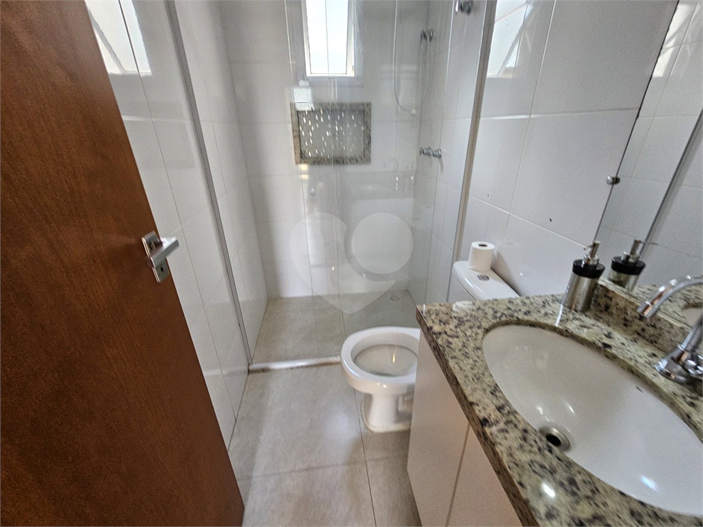 Sobrado à venda com 3 quartos, sendo 1 suíte,  em Vila Nivi, São Paulo, SP