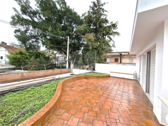 Sobrado à venda ou para alugar com 4 suítes em Granja Julieta, São Paulo, SP