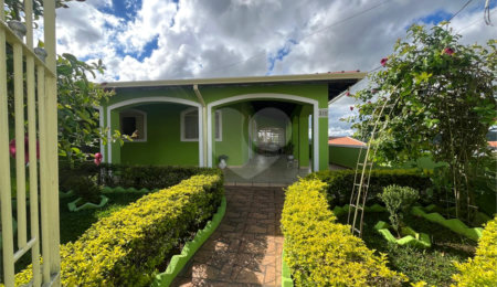 Casa à venda com 2 quartos, sendo 1 suíte,  no Centro, Sarapuí, SP