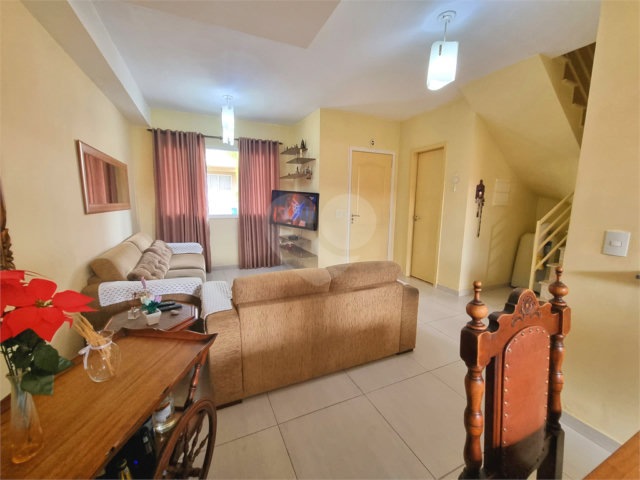 Casa à venda com 3 quartos, sendo 1 suíte,  no condomínio Village St. Louis, São Paulo - SP