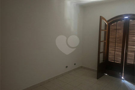 Sobrado à venda ou para alugar com 3 quartos, sendo 1 suíte, em Jardim Leonor Mendes de Barros, São Paulo, SP