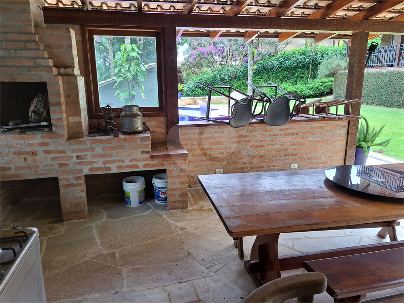 Casa à venda ou para alugar com 3 quartos, sendo 1 suíte,  no condomínio Parque Petrópolis 4 Secção, Mairiporã - SP