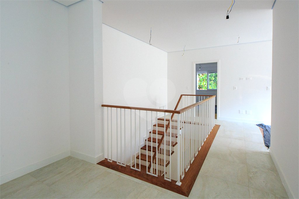 Casa à venda com 5 quartos, sendo 4 suítes, em Jardim Marajoara, São Paulo, SP