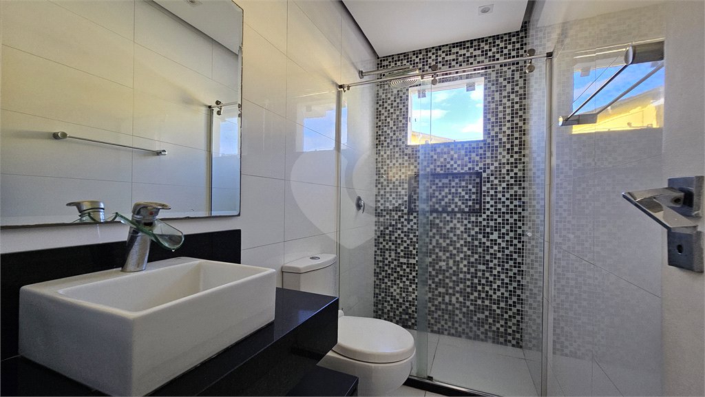 Casa à venda com 3 suítes no condomínio Golden Village., Rio de Janeiro - RJ