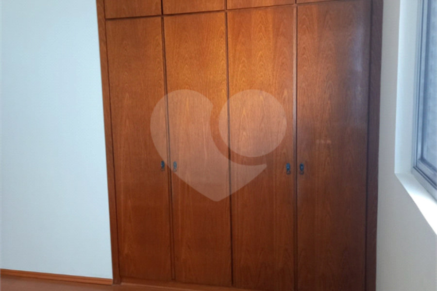 Sobrado à venda com 5 quartos, sendo 2 suítes,  em Tremembé, São Paulo, SP