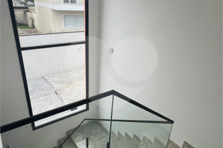 Casa à venda com 3 suítes no condomínio Village Itaguaçu, Atibaia - SP