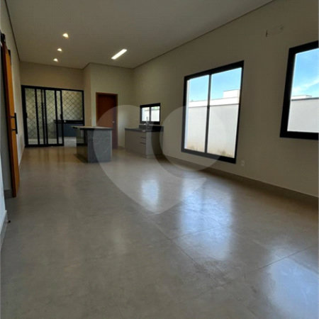 Casa à venda com 4 quartos, sendo 3 suítes, no condomínio Residencial Mont'alcino, Valinhos - SP