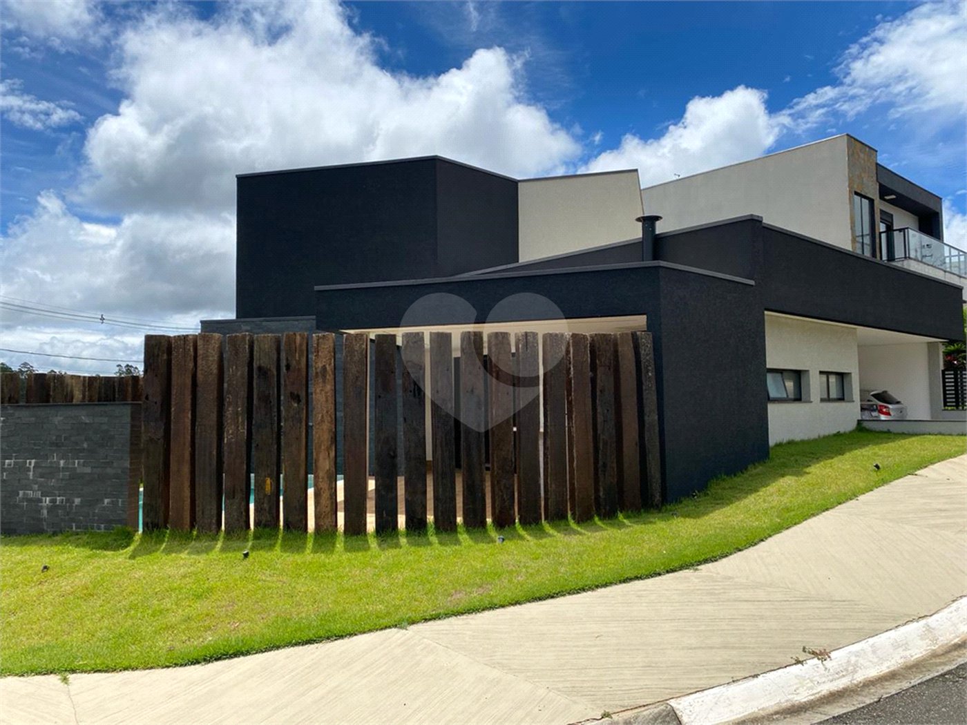 Terreno à venda com 4 suítes no condomínio Residencial Veneza, Mogi das Cruzes - SP