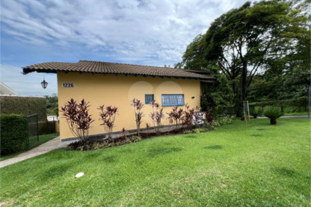 Casa à venda ou para alugar com 4 quartos, sendo 3 suítes, no condomínio Estância Marambaia, Vinhedo - SP