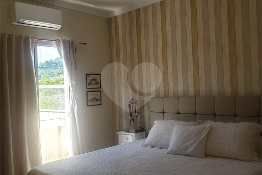 Sobrado à venda com 3 quartos, sendo 1 suíte, em Tremembé, São Paulo, SP