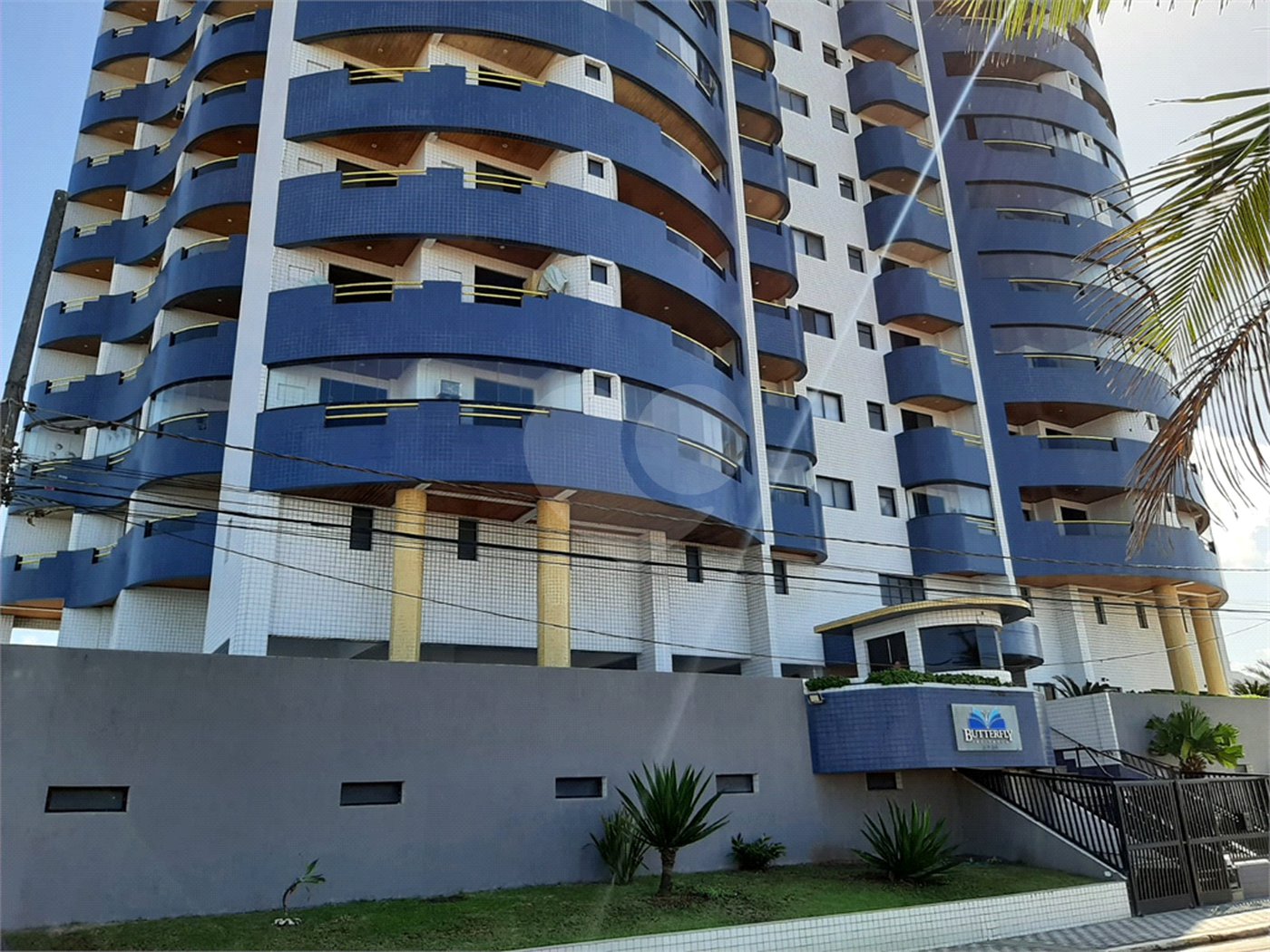 Apartamento à venda com 2 quartos, sendo 1 suíte, em Vera Cruz, Mongaguá, SP