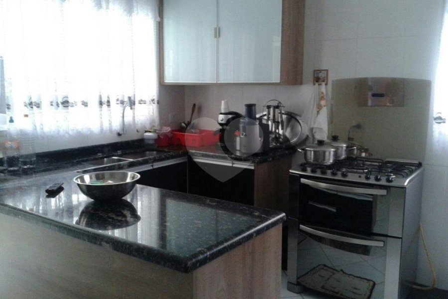 Sobrado à venda com 5 quartos, sendo 4 suítes, em Horto, São Paulo, SP