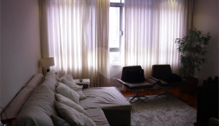 Apartamento à venda com 2 quartos, sendo 1 suíte,  em Boqueirão, Santos, SP