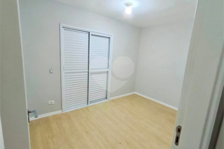 Casa à venda com 3 quartos, sendo 1 suíte, no condomínio Residencial Rio Preto Village, Atibaia - SP