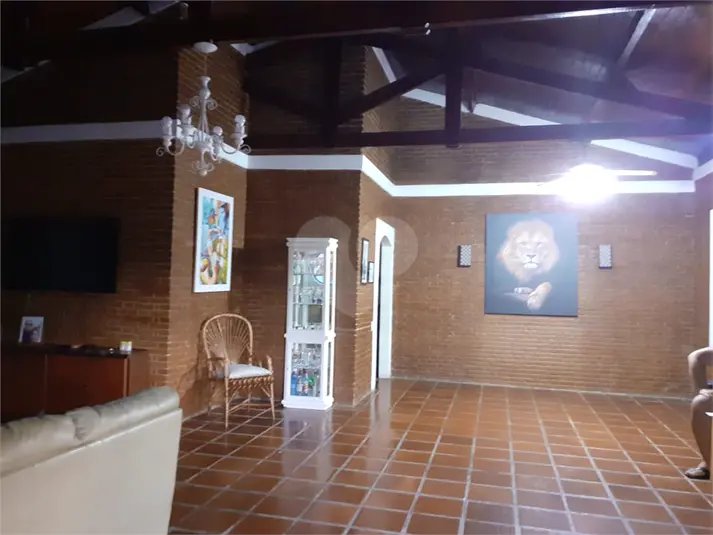 Casa à venda com 8 quartos, sendo 2 suítes, em Serra da Cantareira, Mairiporã, SP