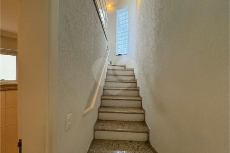 Casa à venda com 5 quartos, sendo 3 suítes, no condomínio Granja Olga III, Sorocaba - SP
