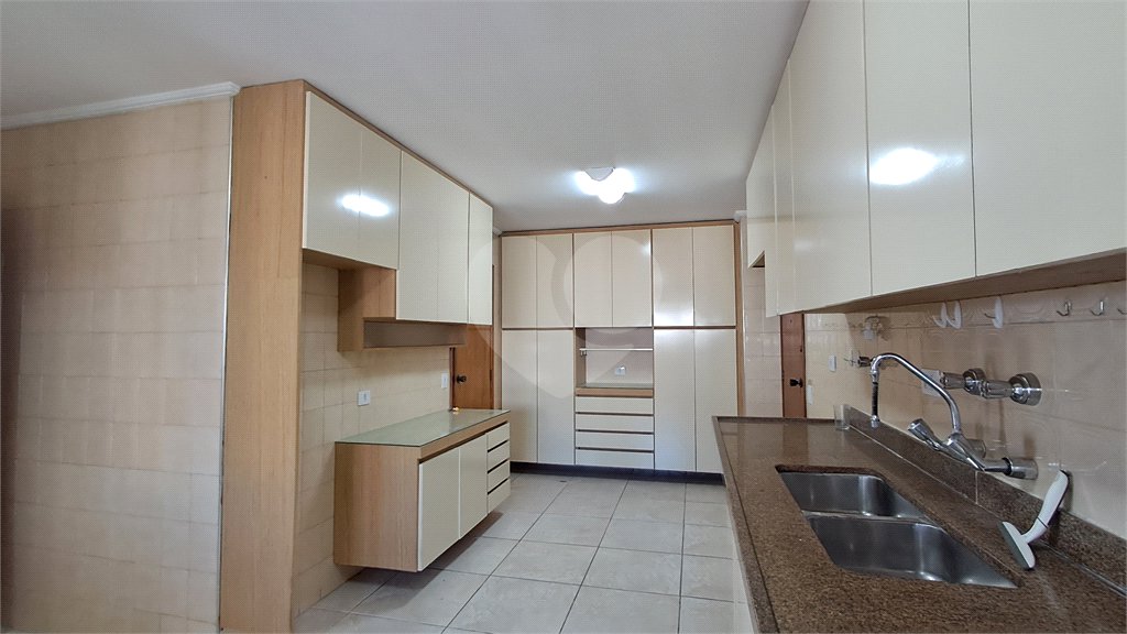 Apartamento à venda com 3 quartos, sendo 1 suíte,  em Alto da Boa Vista, São Paulo, SP