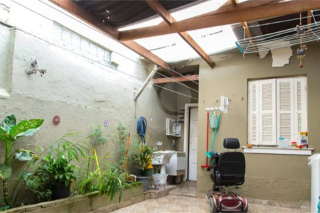 Casa à venda com 3 quartos, sendo 1 suíte, em Planalto Paulista, São Paulo, SP
