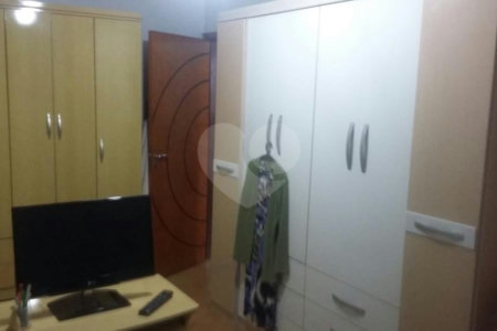 Casa à venda com 2 quartos, sendo 1 suíte, no condomínio Travessa Carmem Lúcia Carneiro,88, São Paulo - SP