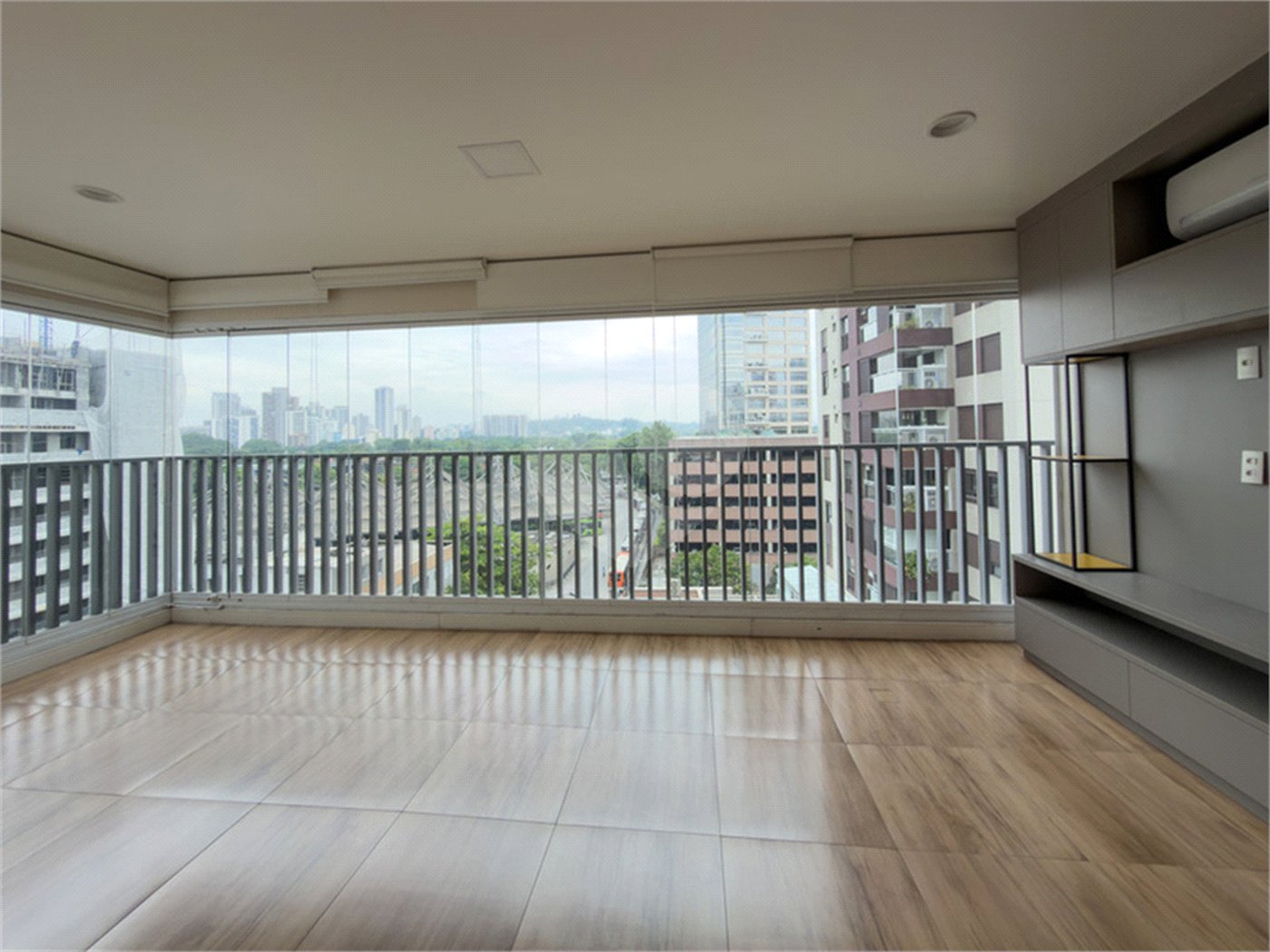 Apartamento à venda com 4 quartos, sendo 2 suítes, em Pinheiros, São Paulo, SP