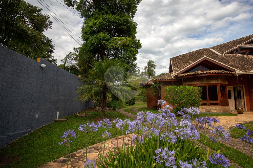 Chácara à venda com 4 quartos, sendo 2 suítes, em Jardim Oriental, Mairinque, SP