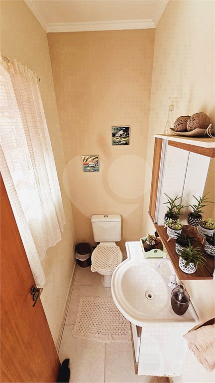 Casa à venda com 4 quartos, sendo 2 suítes, em Jardim Meny, São Roque, SP