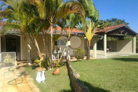 Casa à venda com 3 suítes no condomínio Haras São Luiz, Salto - SP
