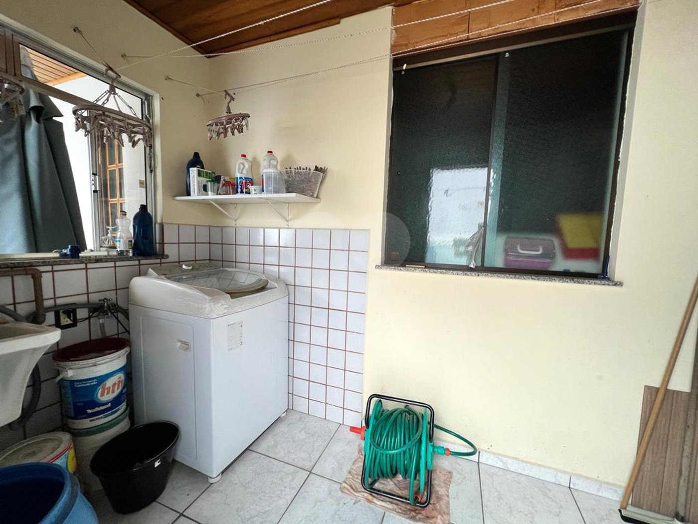 Casa à venda com 3 quartos, sendo 1 suíte,  no condomínio Ibiti do Paço, Sorocaba - SP